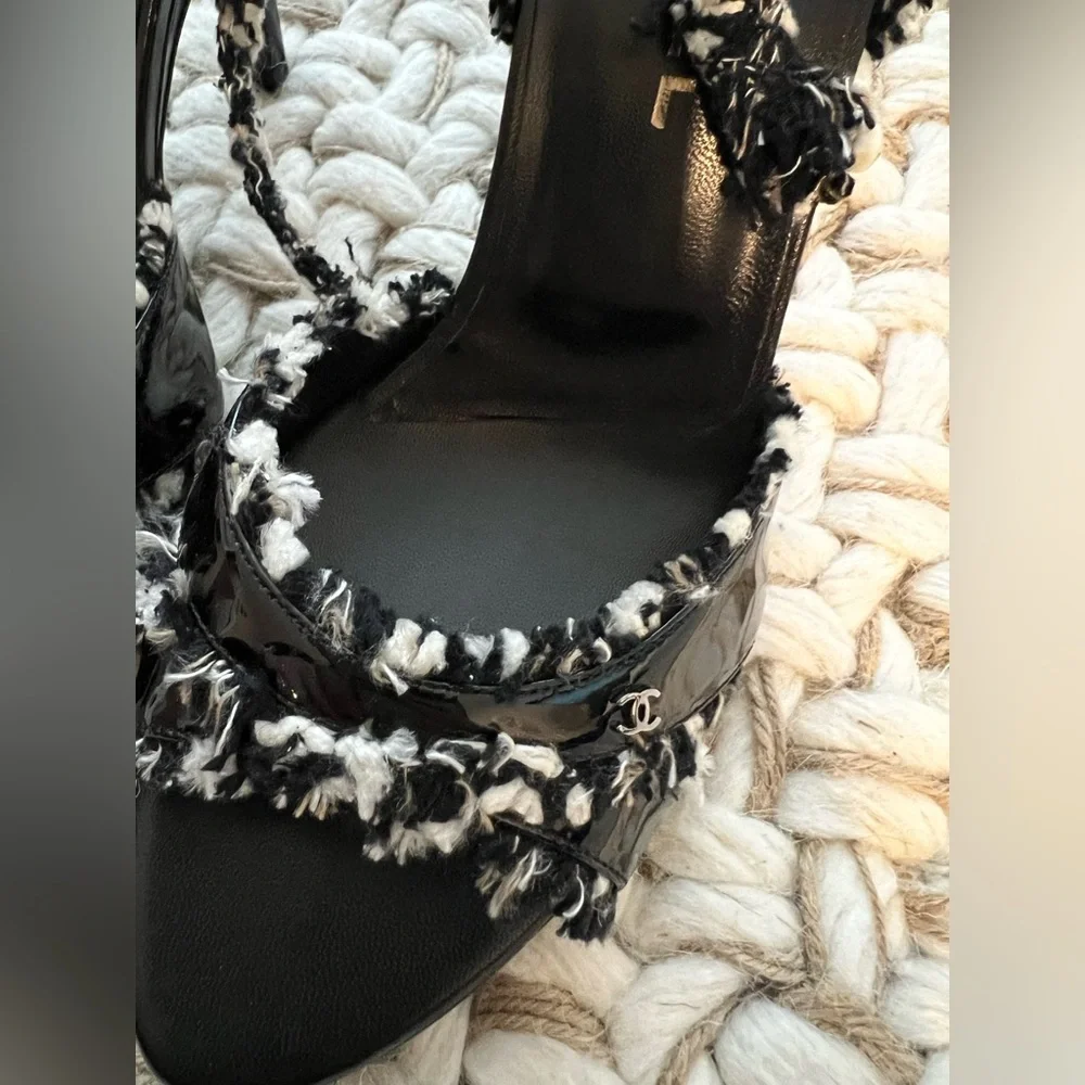 CHANEL TWEED HEELS - Picture 2 of 7